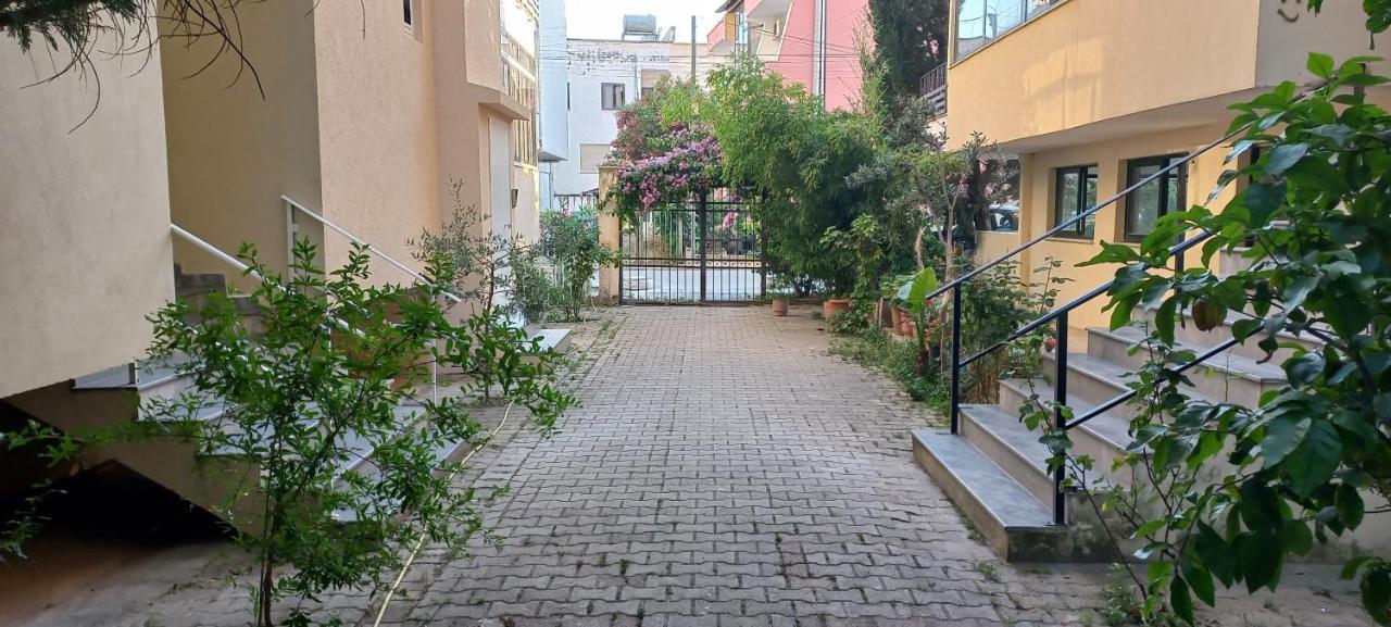 Nm - Classic Apartment Durres Exterior photo